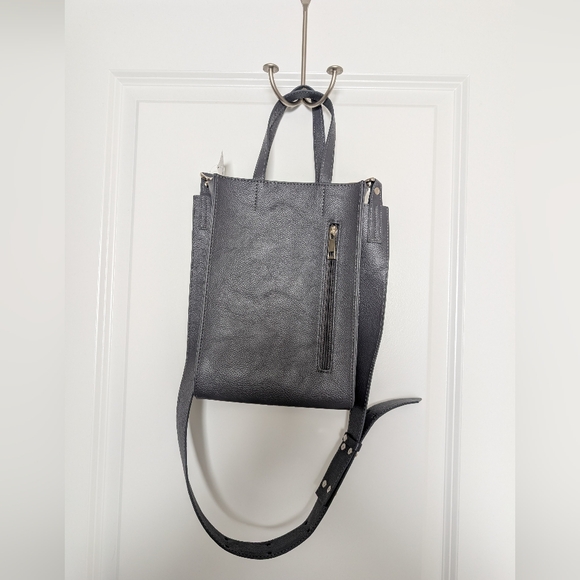 NWT MYFLAFFICO Chic Grey Pebbled Faux Leather Tote & Crossbody Bag - Picture 4 of 11